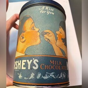 Vintage Hershey’s Milk Chocolate Tin kissed
